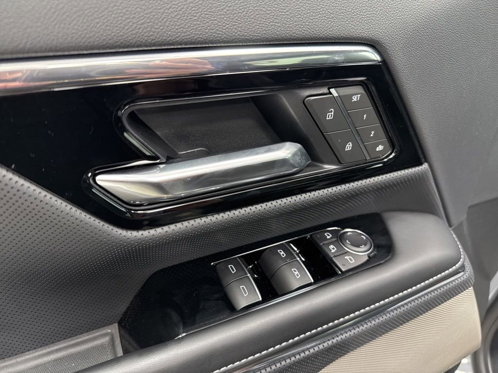 2025 GMC Sierra EV Denali - Photo 17
