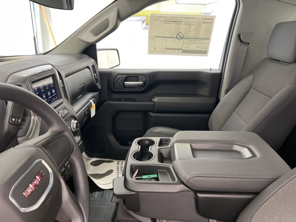 2025 GMC Sierra 2500HD Pro - Photo 18