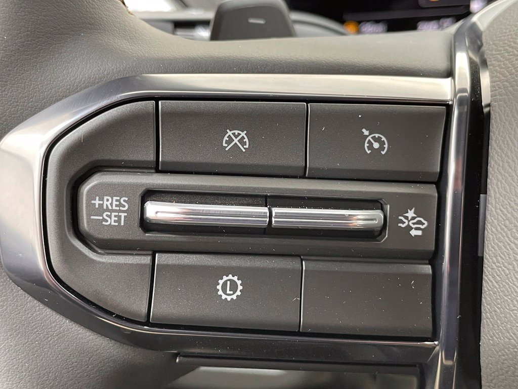 2027 GMC Yukon AT4 - Photo 37