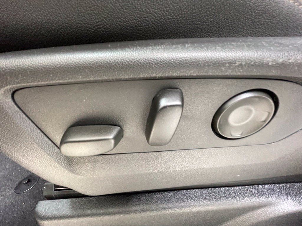 2027 GMC Yukon AT4 - Photo 22