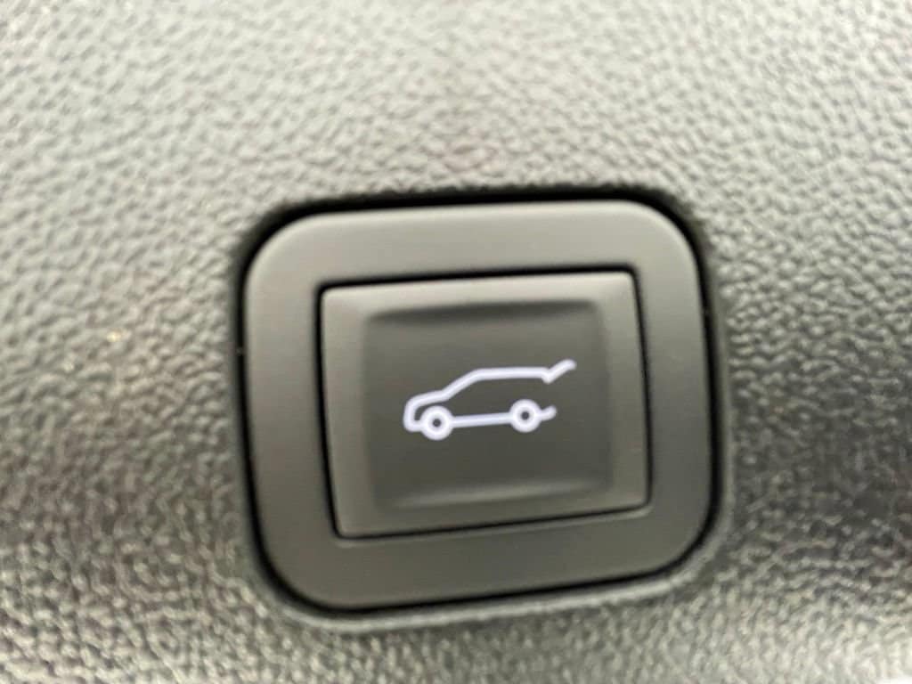 2026 GMC Yukon XL AT4 - Photo 9