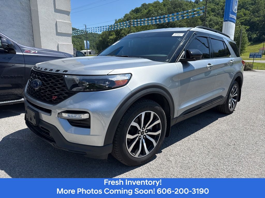 2023 Ford Explorer ST 4WD's photo
