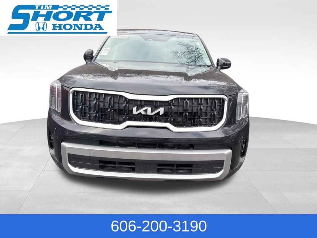2023 Kia Telluride LX photo 3