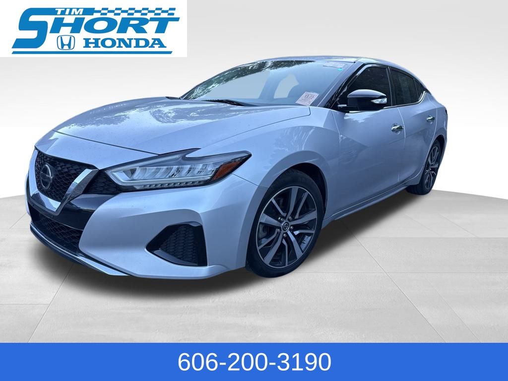 2019 Nissan Maxima SV photo 2