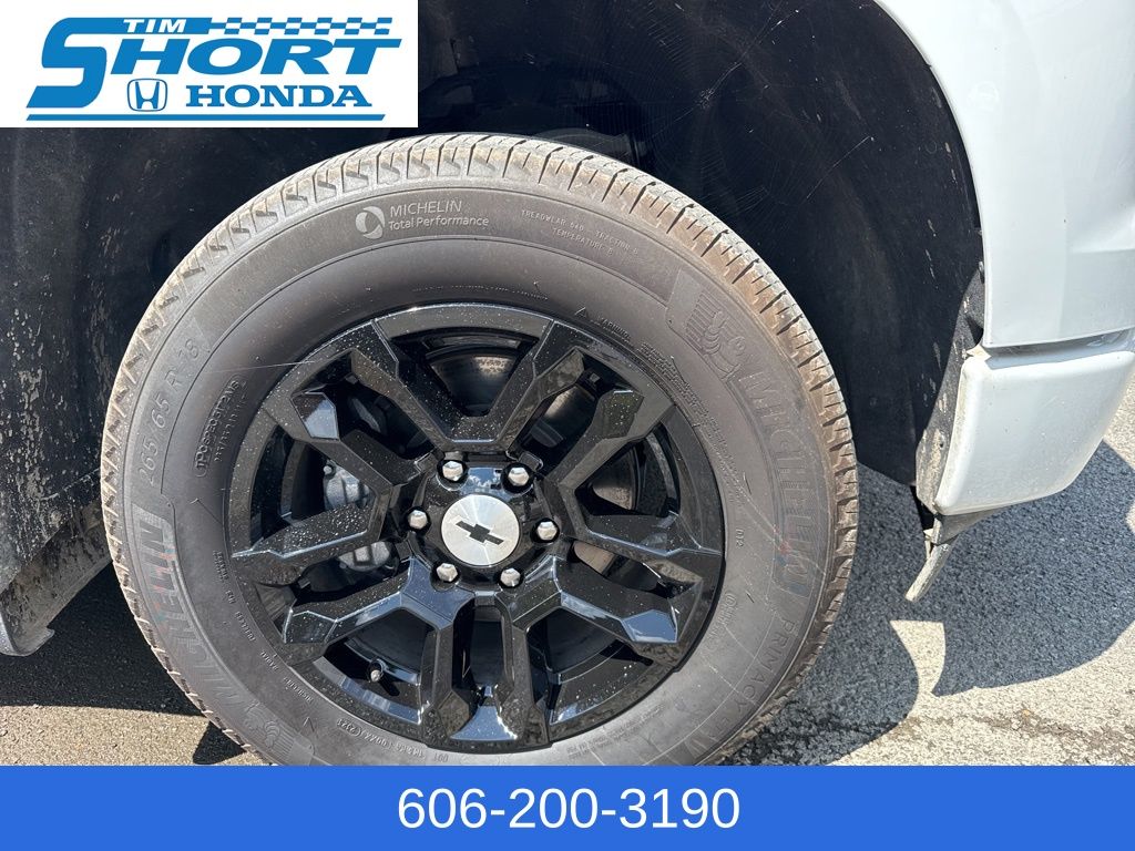 2024 Chevrolet Silverado 1500 RST photo 4