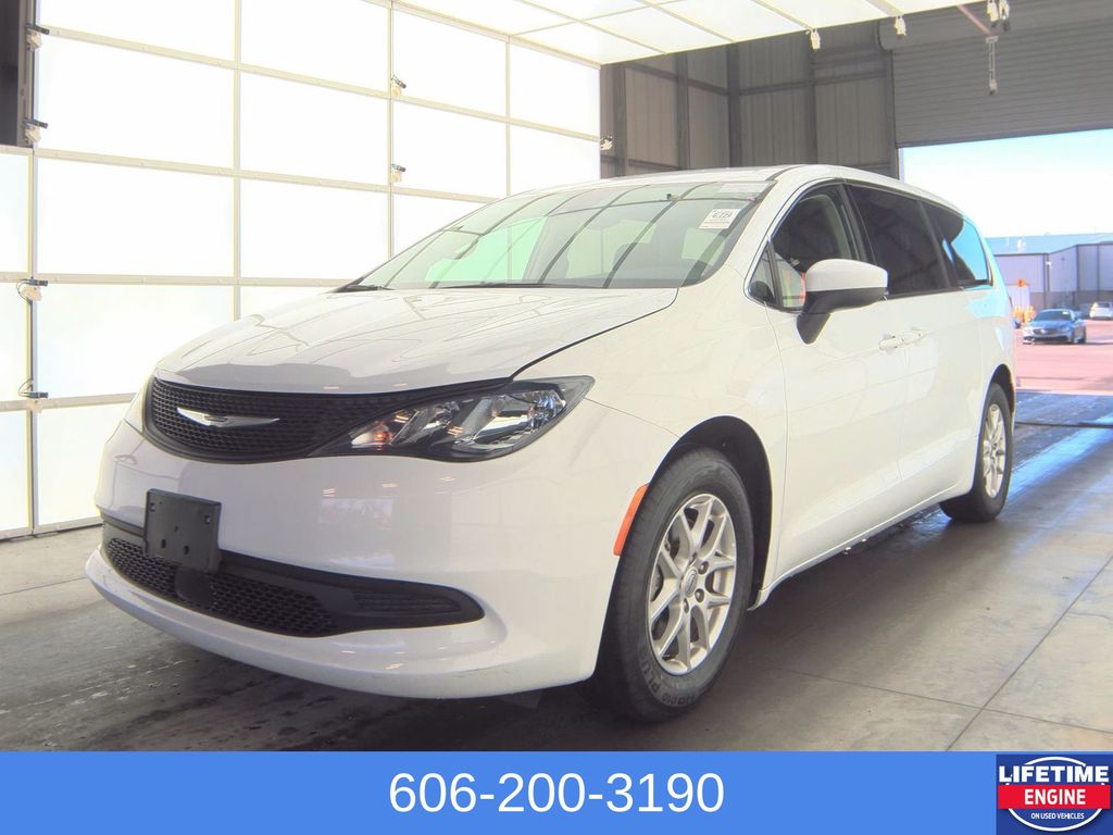 2023 Chrysler Voyager LX