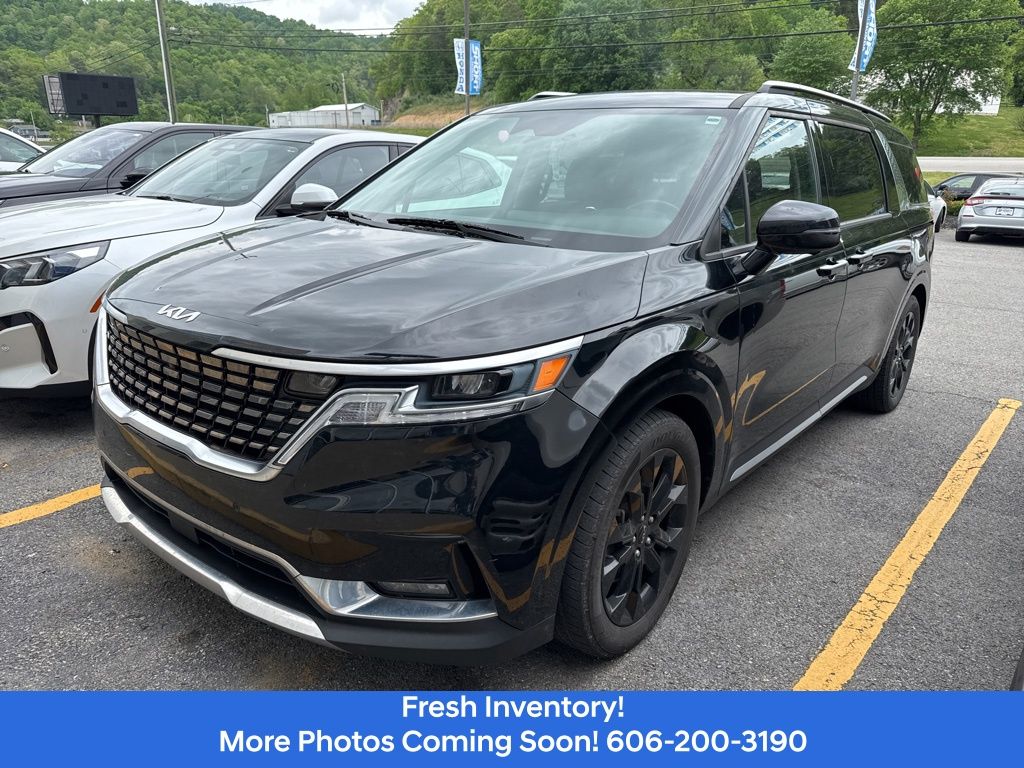 2022 Kia Sedona SX's photo