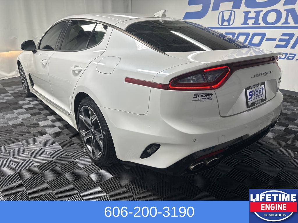 2020 Kia Stinger GT-Line photo 2