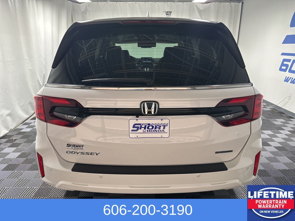 2026 Honda Odyssey Touring photo 3