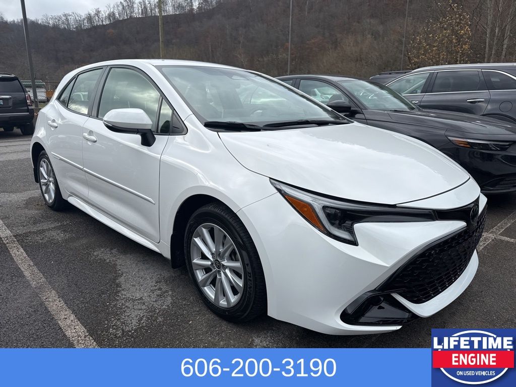 2023 Toyota Corolla SE photo 3