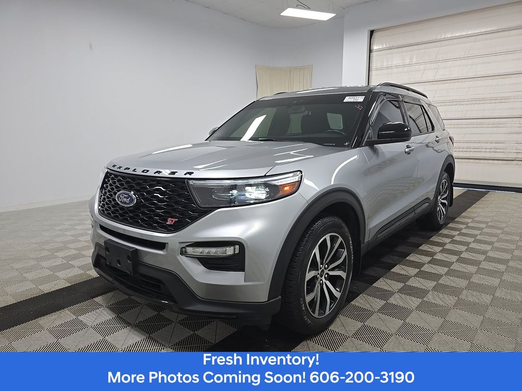 2023 Ford Explorer ST 4WD's photo