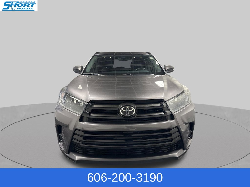 Used 2019 Toyota Highlander SE with VIN 5TDJZRFHXKS611472 for sale in Ivel, KY