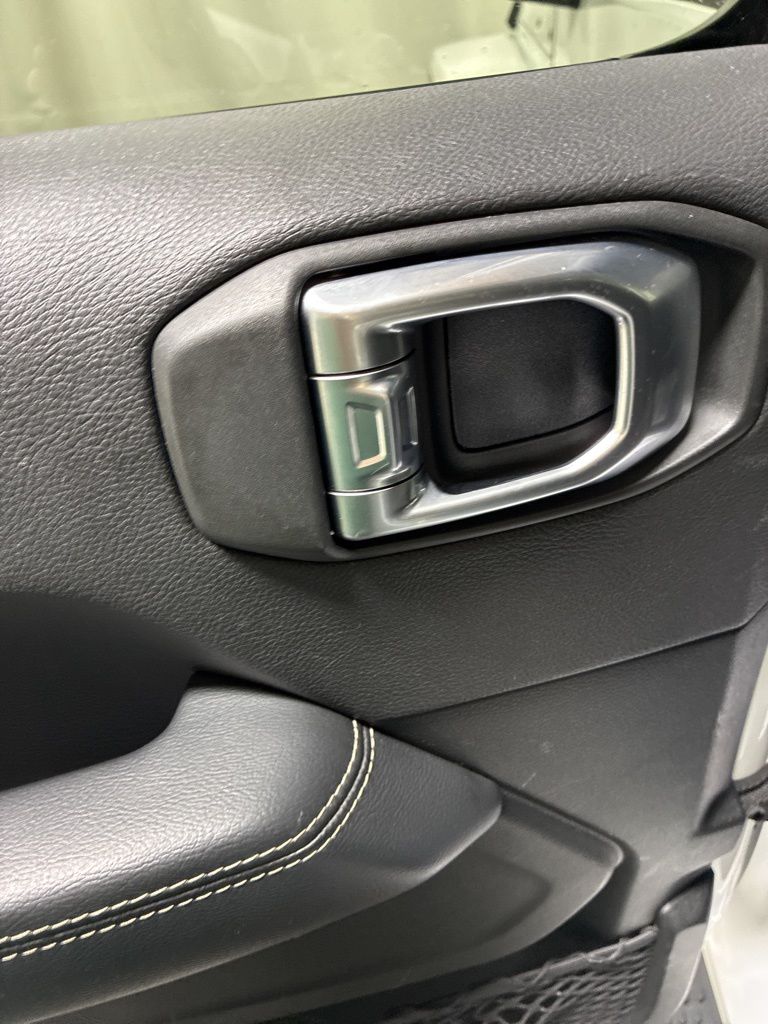 2020 Jeep Wrangler Unlimited Sahara - Photo 18