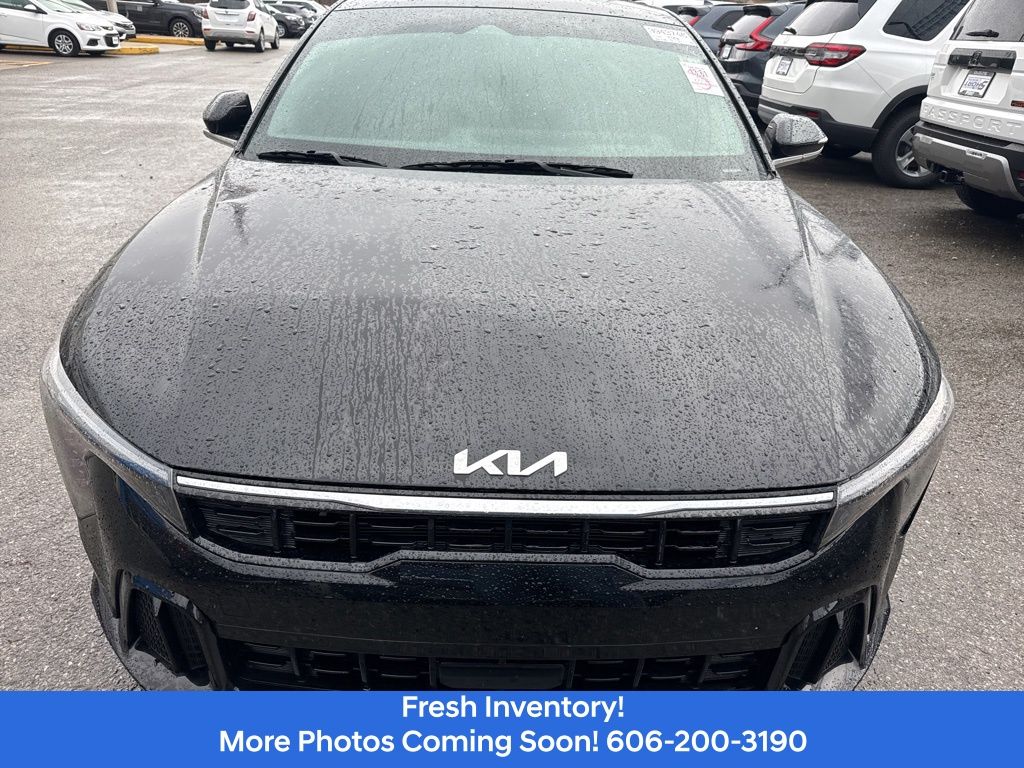 2025 Kia K4 GT-Line Turbo photo 3