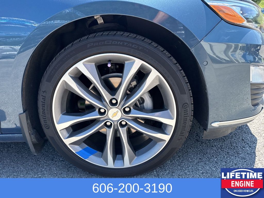 2024 Chevrolet Malibu Premier 2LT photo 2