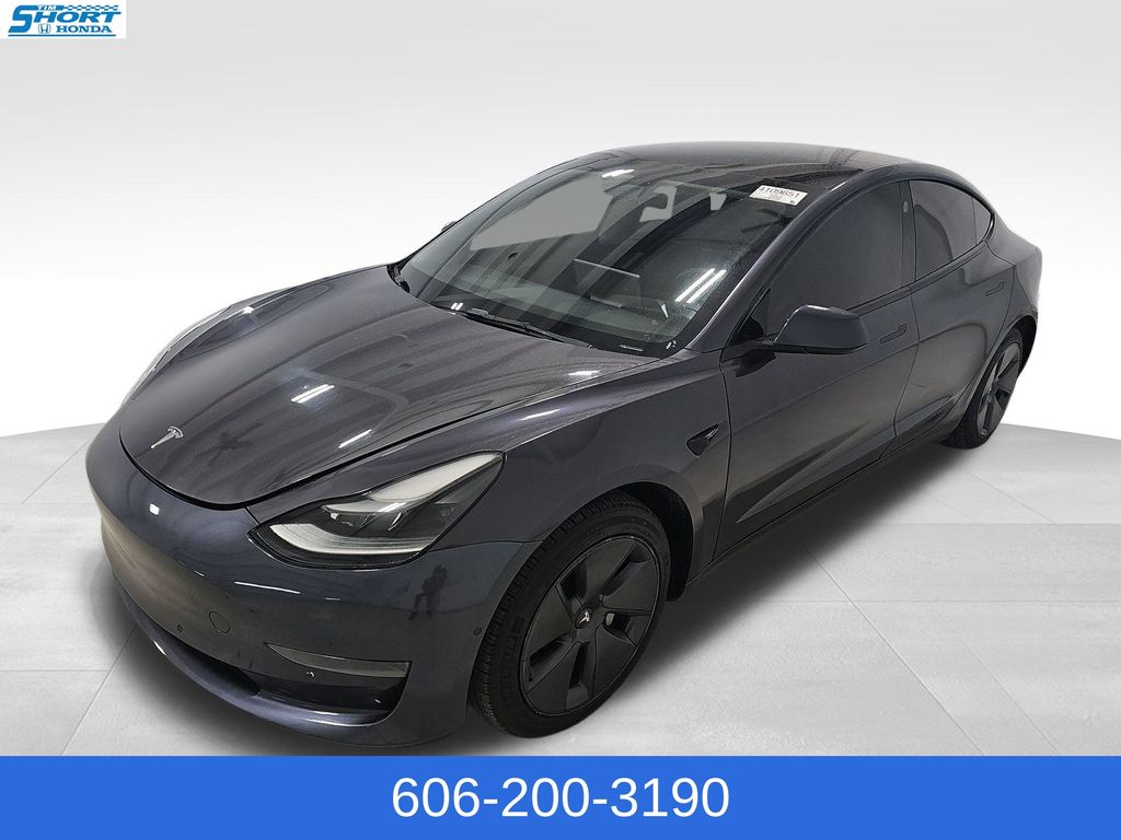 2021 Tesla Model 3 Standard Range Plus's photo