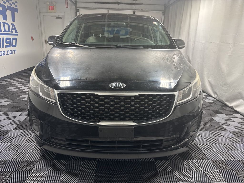 2015 Kia Sedona LX photo 2