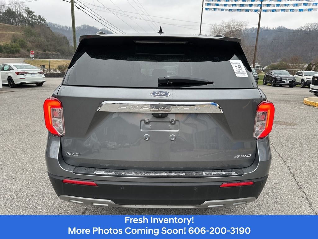 2023 Ford Explorer XLT photo 3