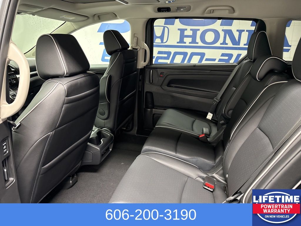 2026 Honda Odyssey Elite - Photo 17