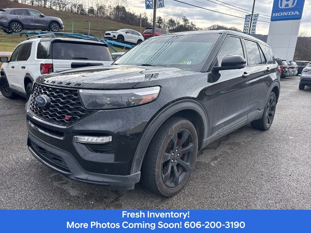 2021 Ford Explorer ST's photo
