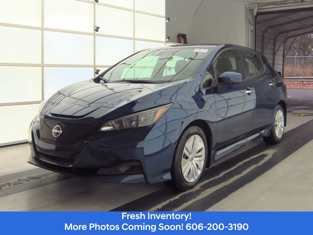 2023 Nissan Leaf S's photo