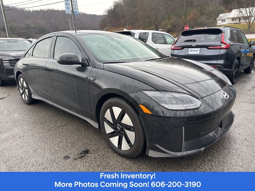 2023 Hyundai Ioniq 6 SE Standard Range photo 4