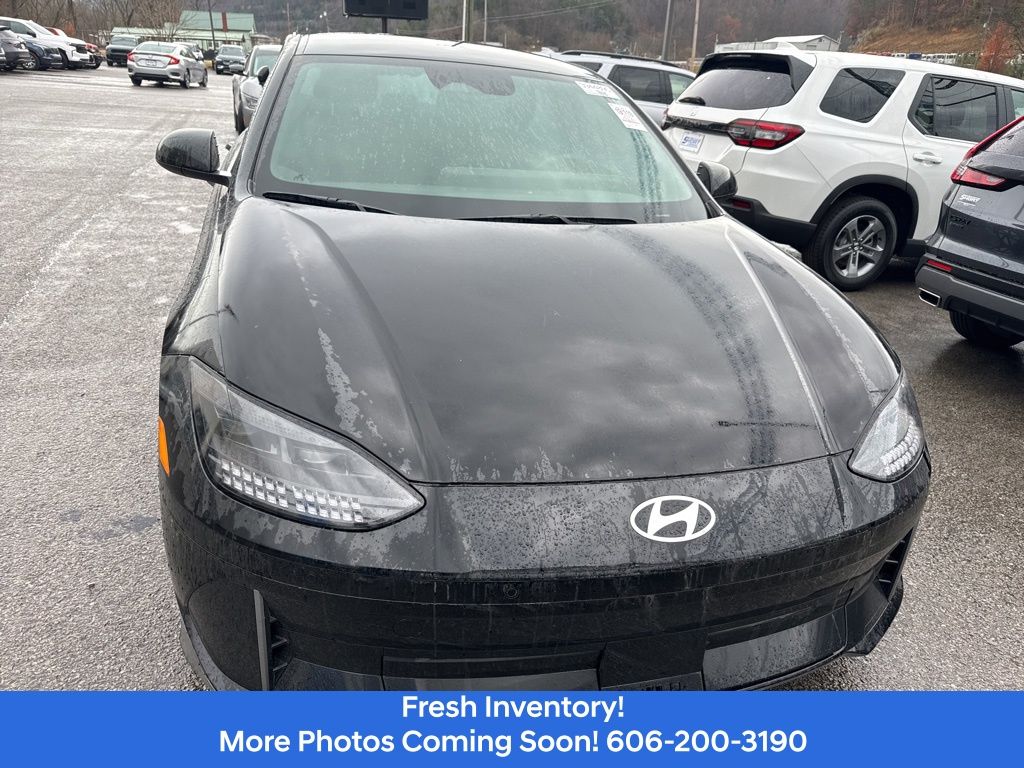 2023 Hyundai Ioniq 6 SE Standard Range photo 3