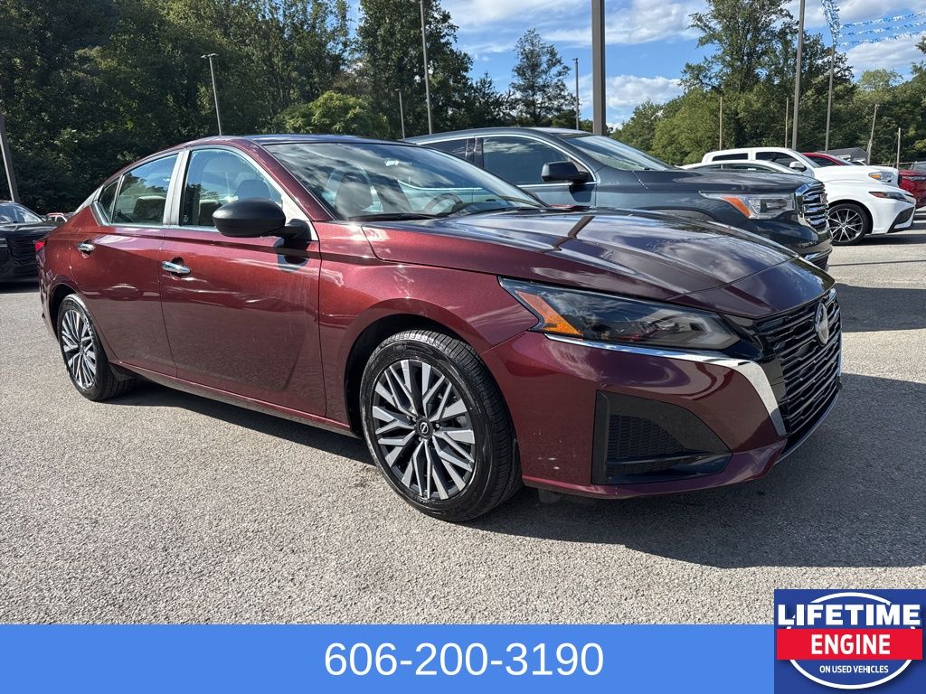 2025 Nissan Altima SV photo 3