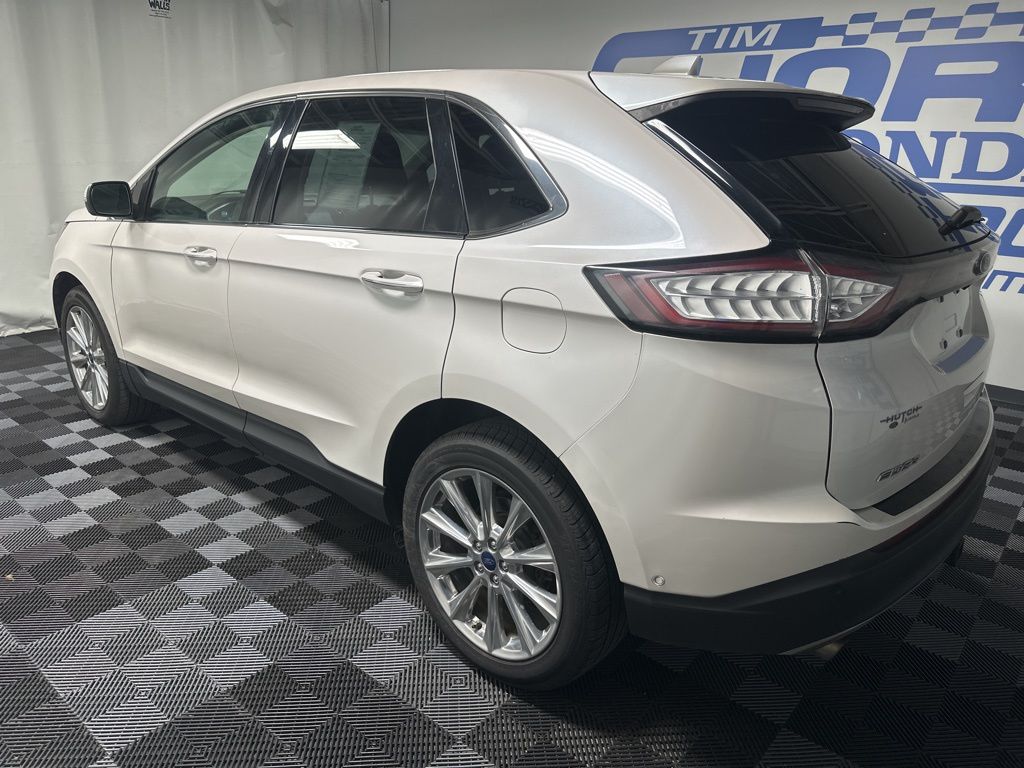 2017 Ford Edge Titanium photo 2