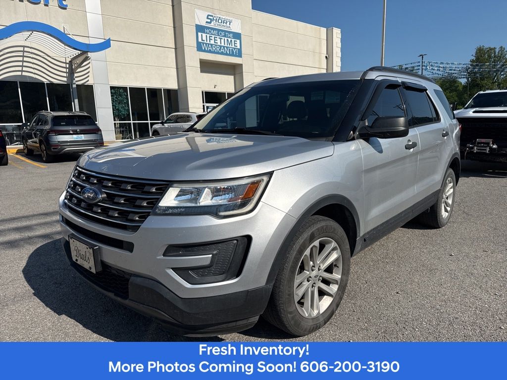 2017 Ford Explorer Base 4WD's photo