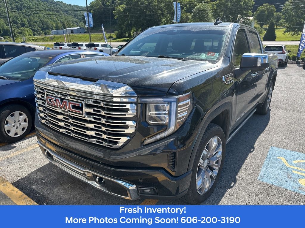 2023 GMC Sierra 4WD Crew Cab Short Box Denali's photo
