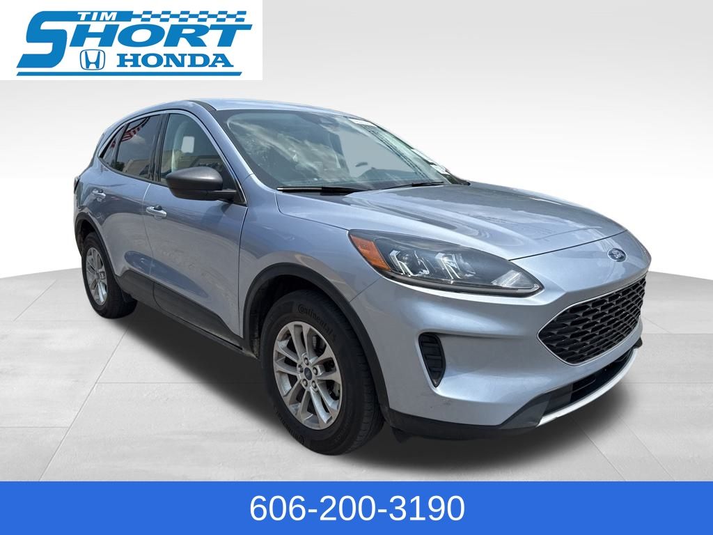 2022 Ford Escape SE photo 3