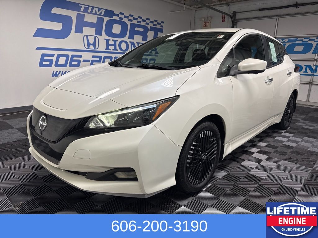 2023 Nissan Leaf SV Plus's photo