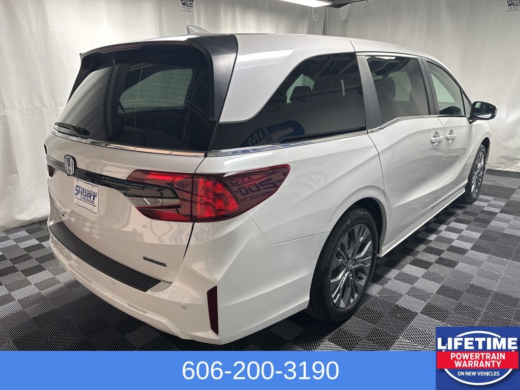 2026 Honda Odyssey Touring photo 4