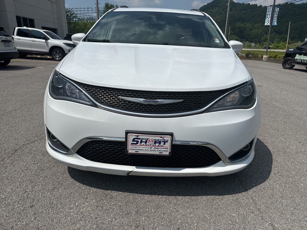 Used 2020 Chrysler Pacifica Touring L with VIN 2C4RC1BG5LR109692 for sale in Ivel, KY