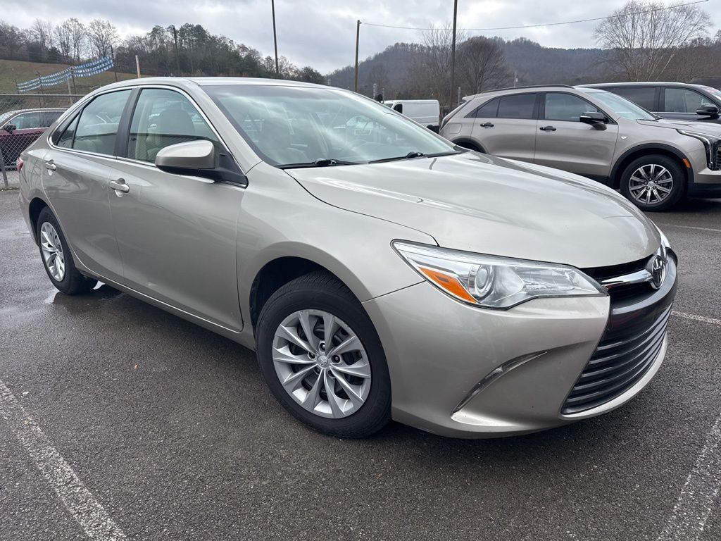 2015 Toyota Camry photo 2