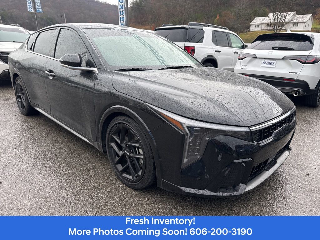 2025 Kia K4 GT-Line Turbo photo 4