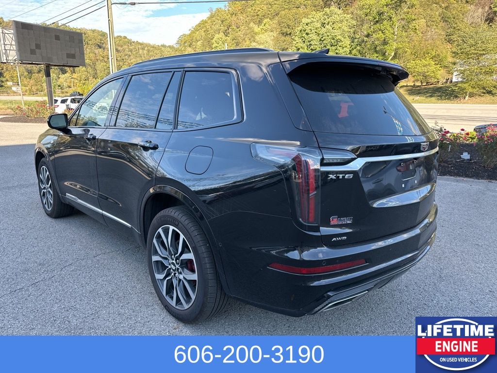 2023 Cadillac XT6 Sport photo 3