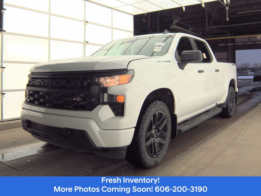 2023 Chevrolet Silverado 1500 Custom's photo