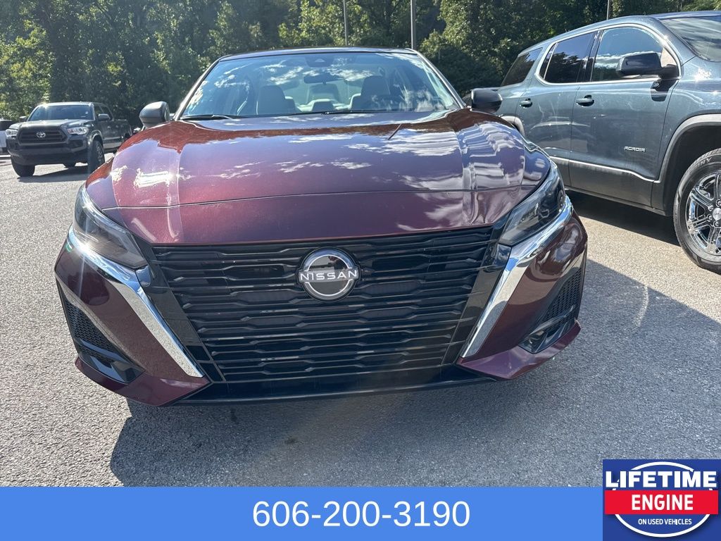 2025 Nissan Altima SV photo 2