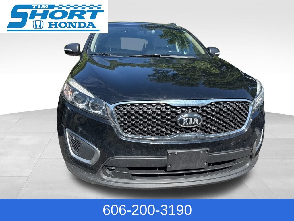 2017 Kia Sorento LX photo 2