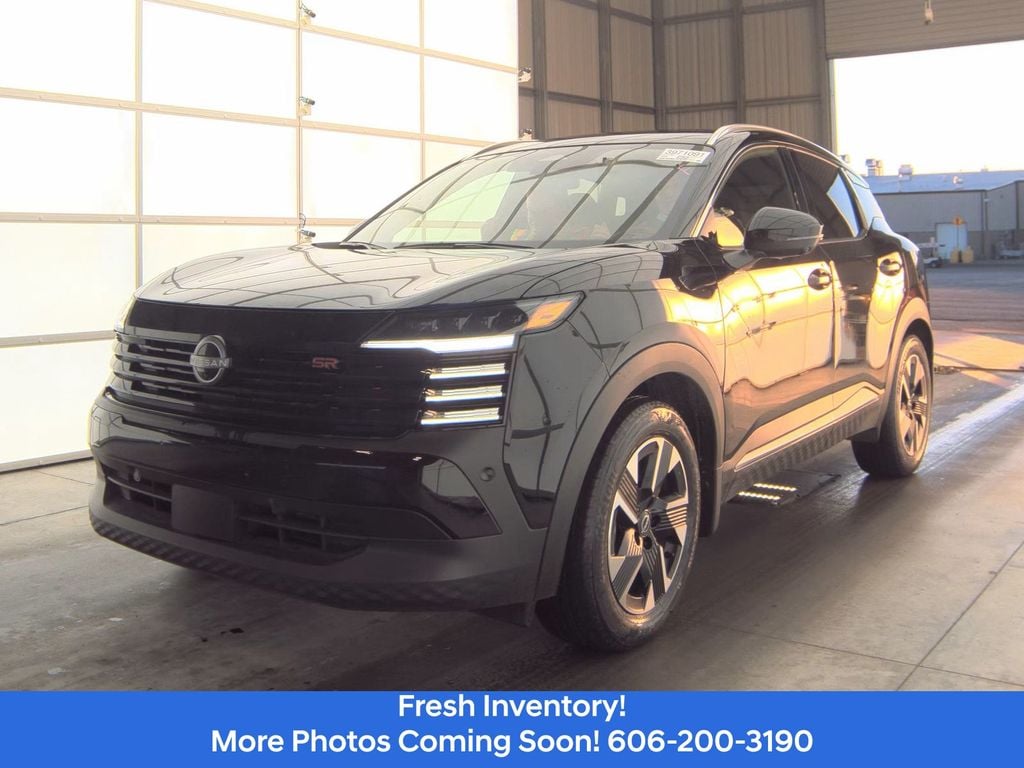 2025 Nissan Kicks SR AWD's photo