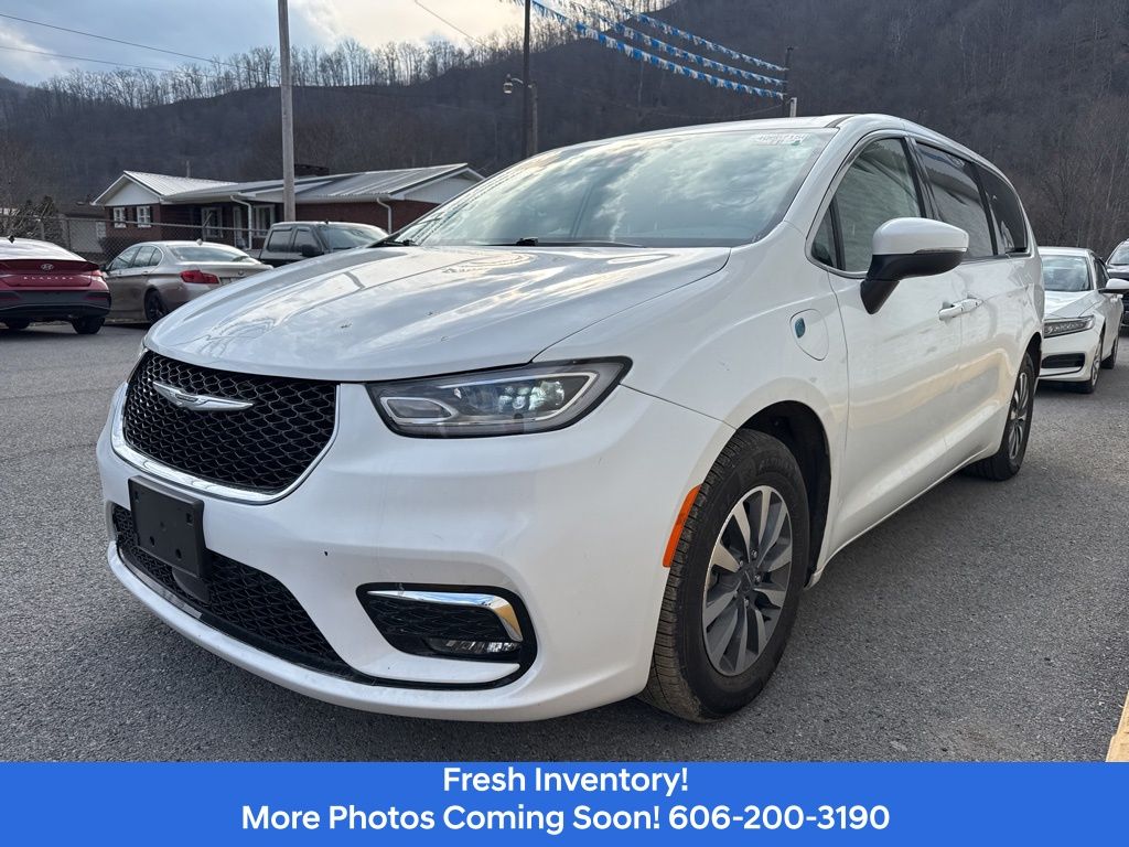 2023 Chrysler Pacifica Hybrid Touring L