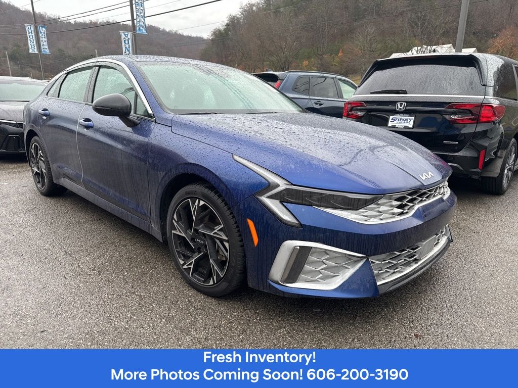 2025 Kia K5 GT-Line photo 4