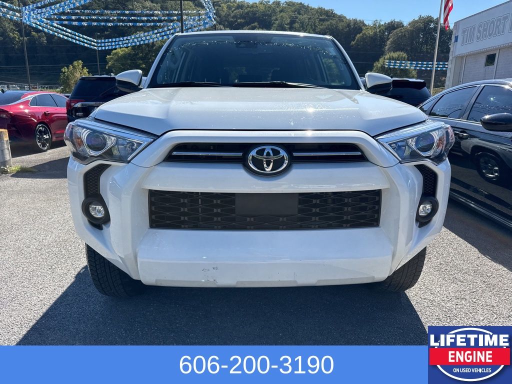 2024 Toyota 4Runner SR5 photo 2