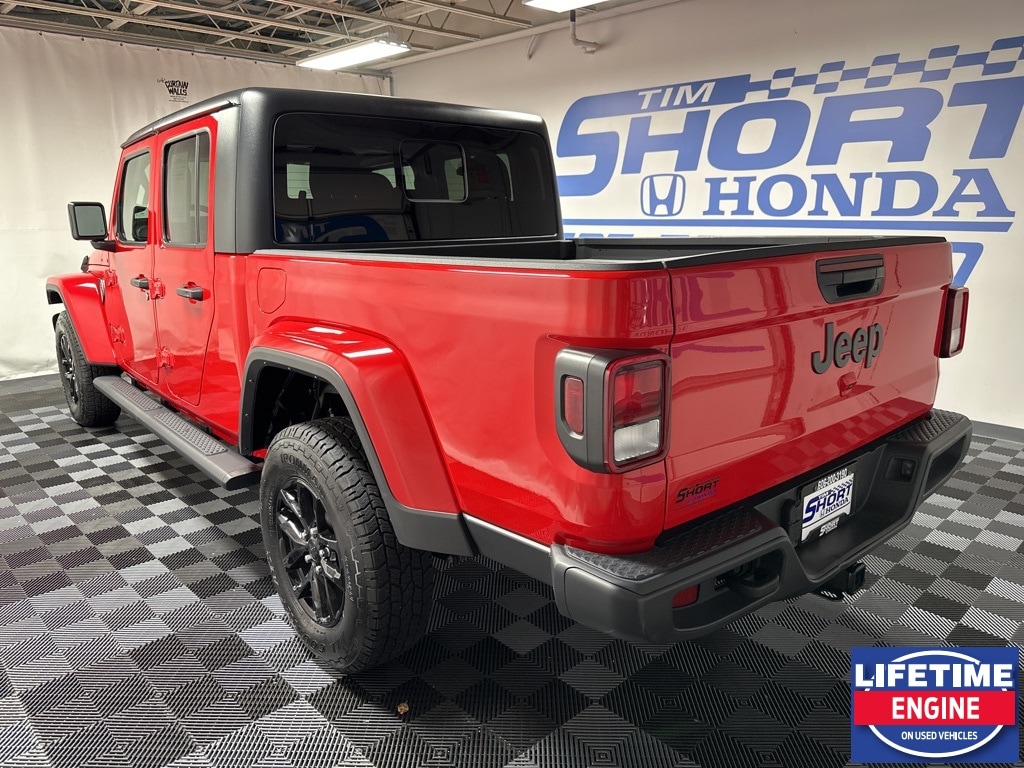 Used 2022 Jeep Gladiator Sport S with VIN 1C6HJTAG1NL122716 for sale in Ivel, KY