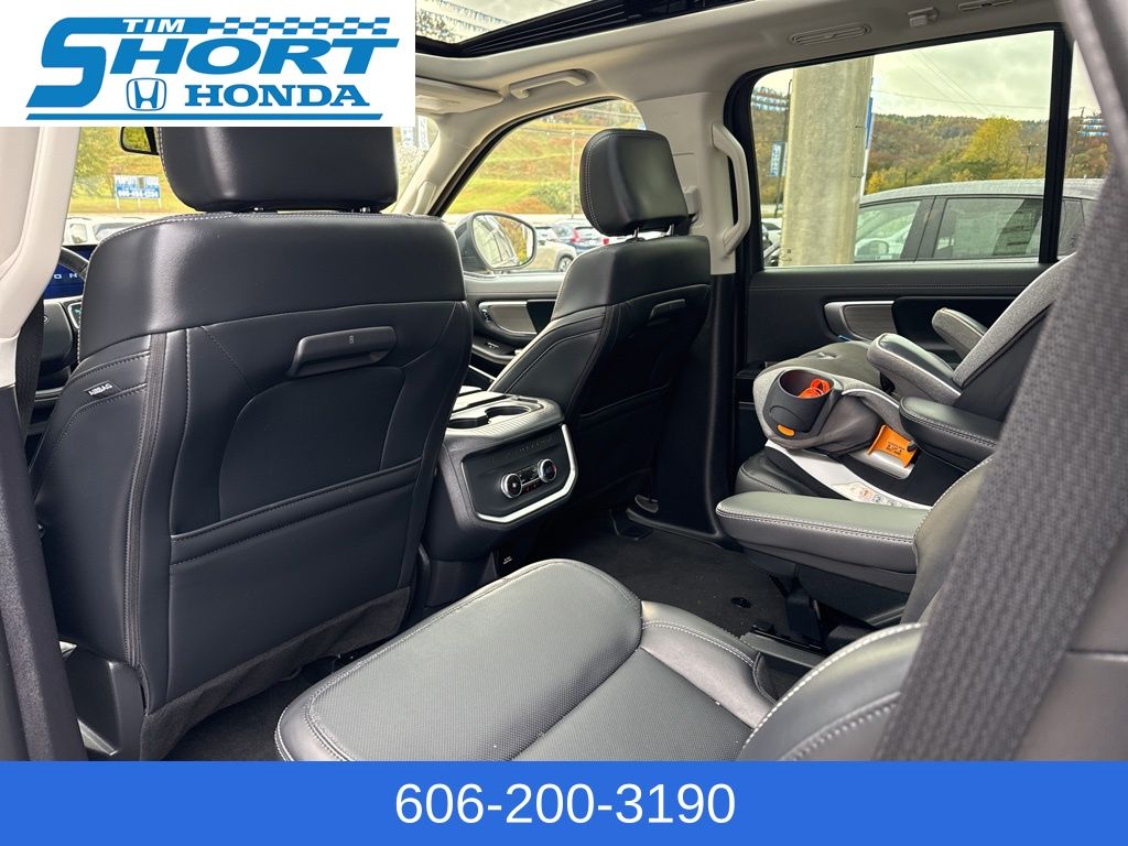 2025 Ford Expedition Platinum - Photo 11