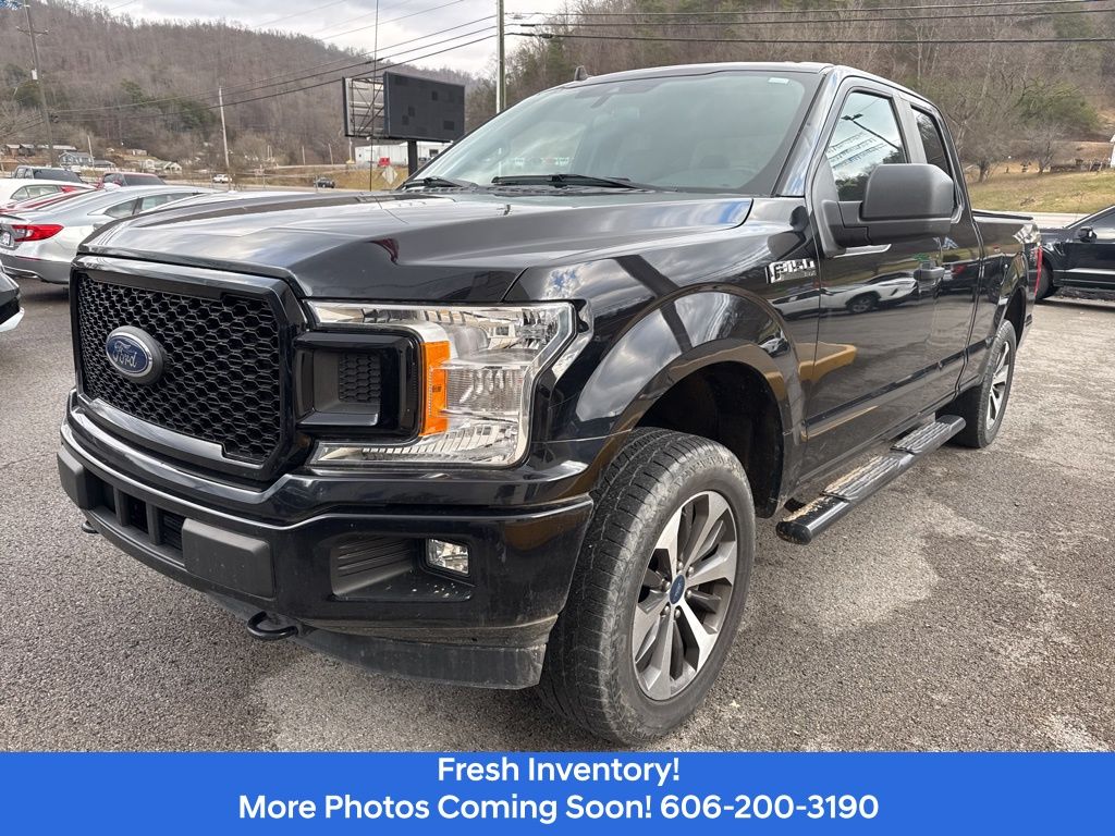 2020 Ford F-150 XL's photo