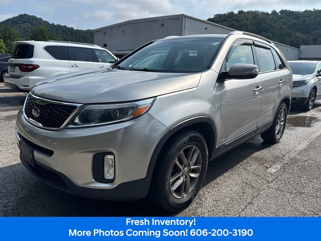 Used 2015 Kia Sorento LX with VIN 5XYKTCA65FG571488 for sale in Ivel, KY