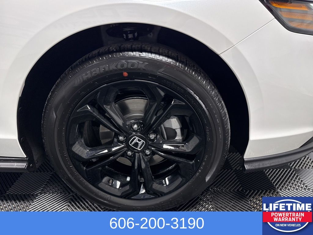 2025 Honda Accord SE photo 4